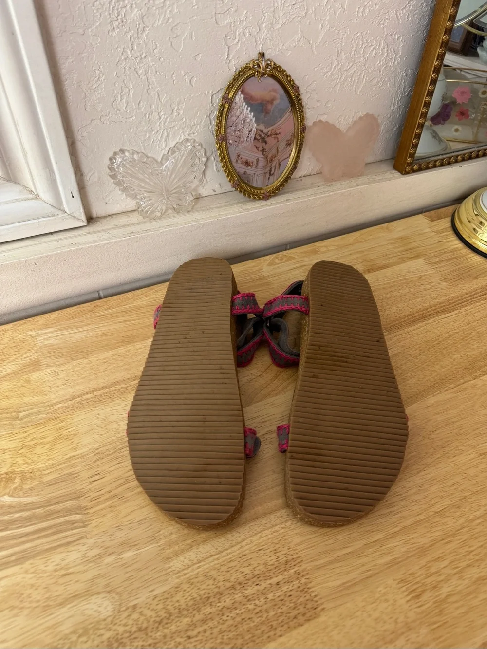 Cute Laidback London Pink Gray Leather T-Strap Sandals EU 42 Boho Y2K Comfort